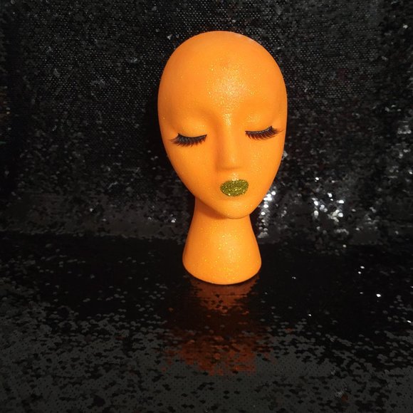 Mannequin Head - Picture 2 of 3